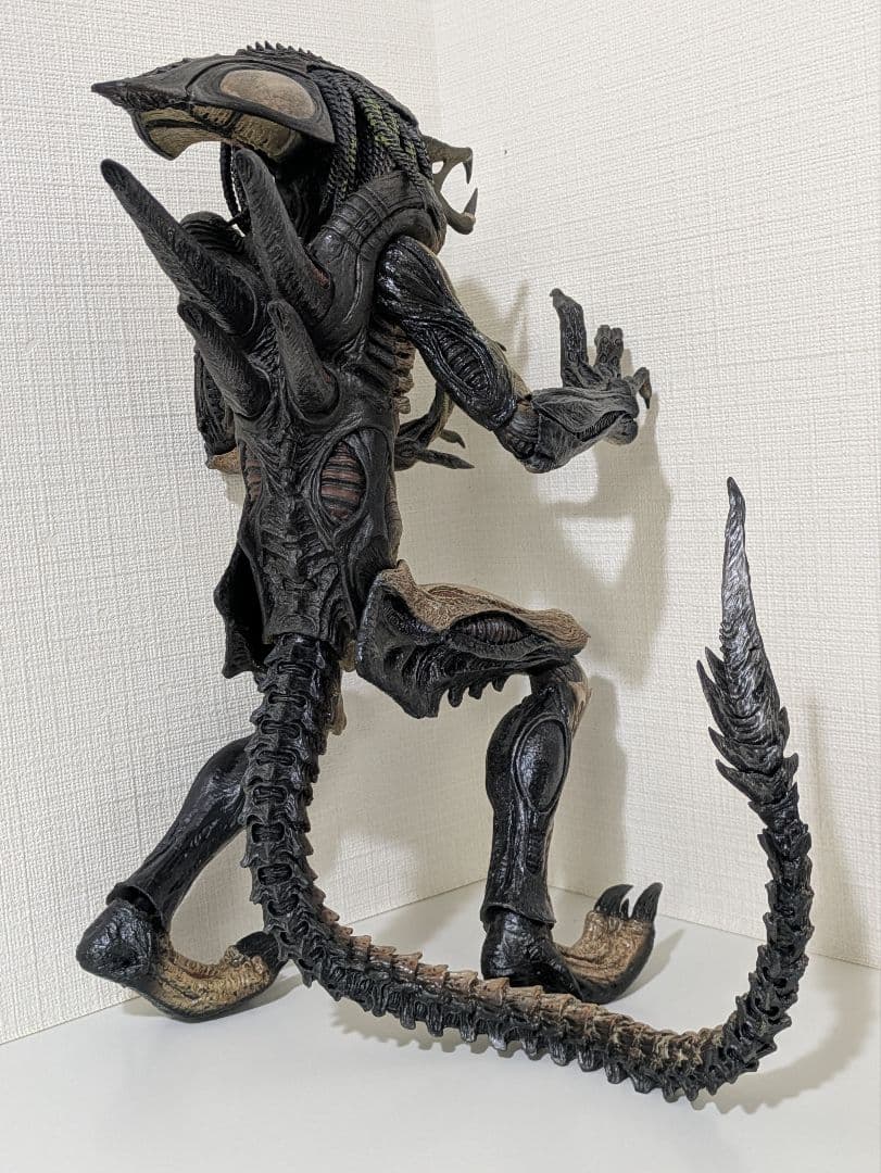 ホットトイズ　ムービー・マスターピース　プレデリアン（ダメージ版）