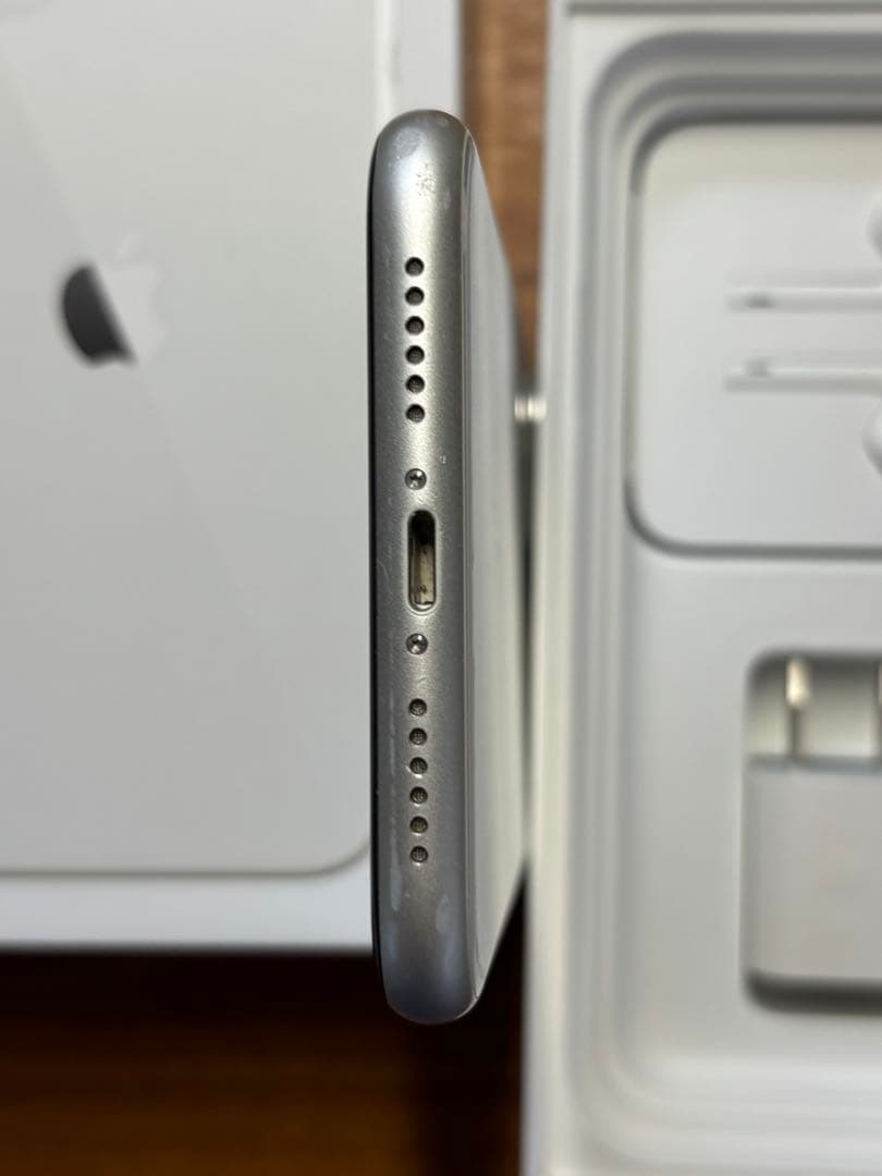 Apple iPhone 11 ホワイト 本体ほかSIMフリー