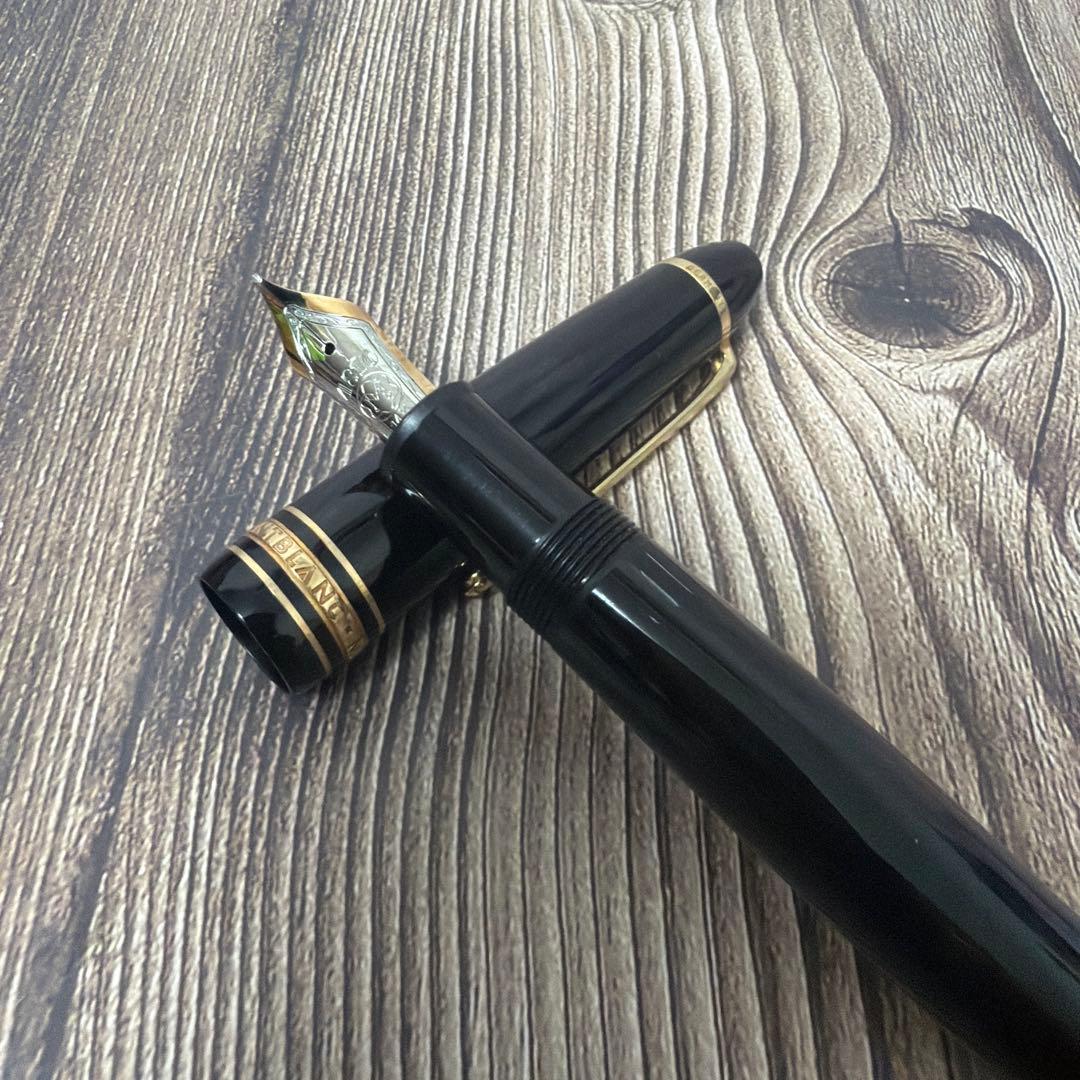 MONTBLANC ⭐️万年筆⭐️ブラック⭐️ マイスターシュテュック
