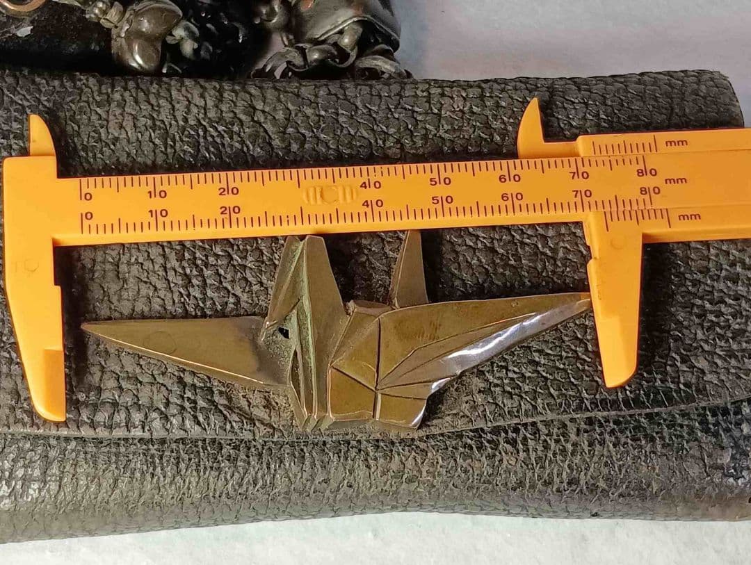 「鳳凰の図 七宝 鏡蓋 饅頭 根付」「折鶴 前金具」 煙草入 銀煙管有 江戸時代