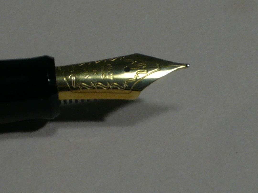 パイロット CUSTOM カスタム ８２３　透明ブラック M/中字とインク