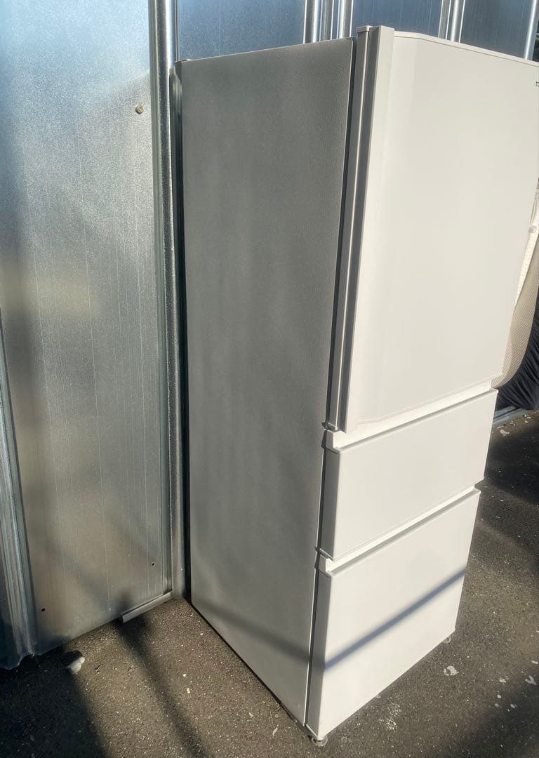 【美品】TOSHIBA 冷凍冷蔵庫 GR-V33SC (WU) 2024年製