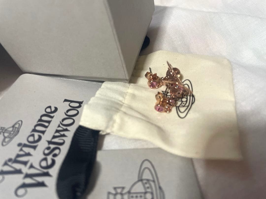 【本日限定値下げ‼️】ヴィヴィアン オーブピアス