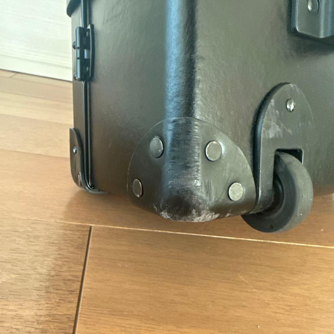 グローブトロッターブラックキャリーケース 2輪キャスター付き