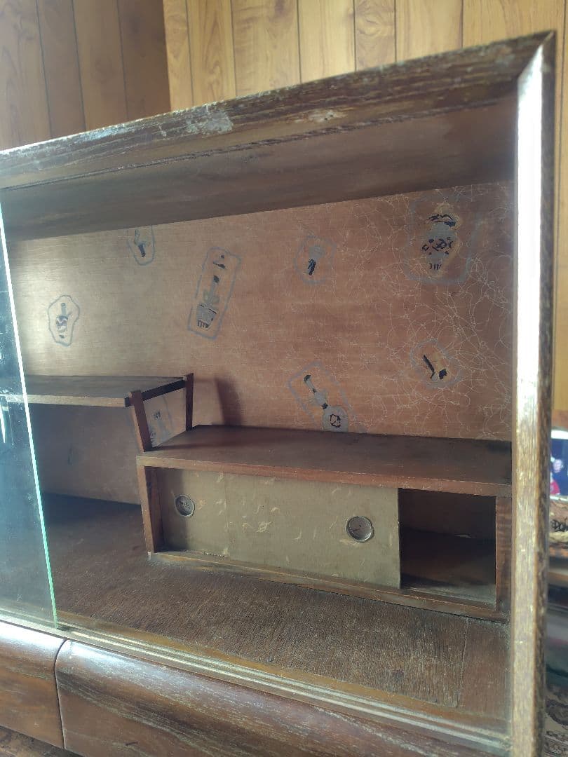お値下げ！たのメル便【古道具】木製ガラスキャビネット 飾り棚 中型 昭和レトロ