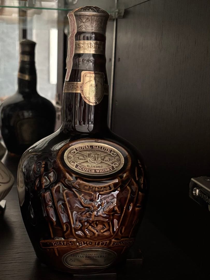 ロイヤルサルート 21年 ブラウン 茶色 未開栓