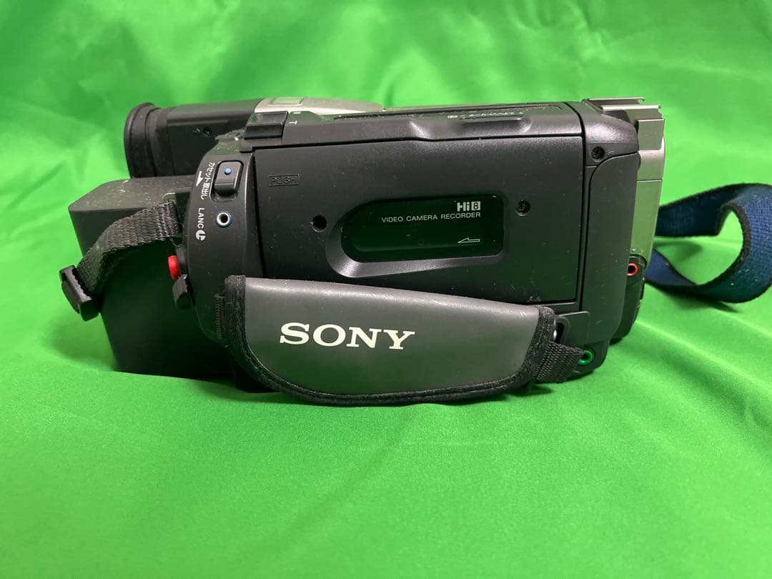 SONY 8mmテープビデオカメラ CCD-TRV825