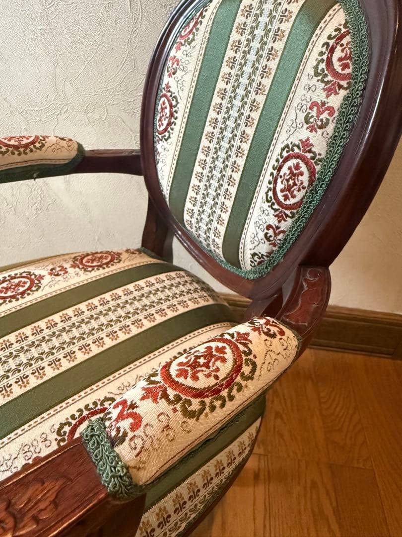 ドールチェア　クラシックアームチェア 木製 ストライプ柄　ミニチュアチェア