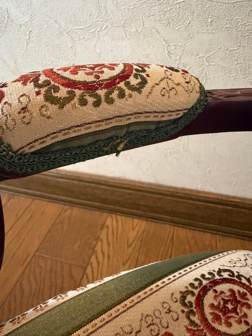 ドールチェア　クラシックアームチェア 木製 ストライプ柄　ミニチュアチェア