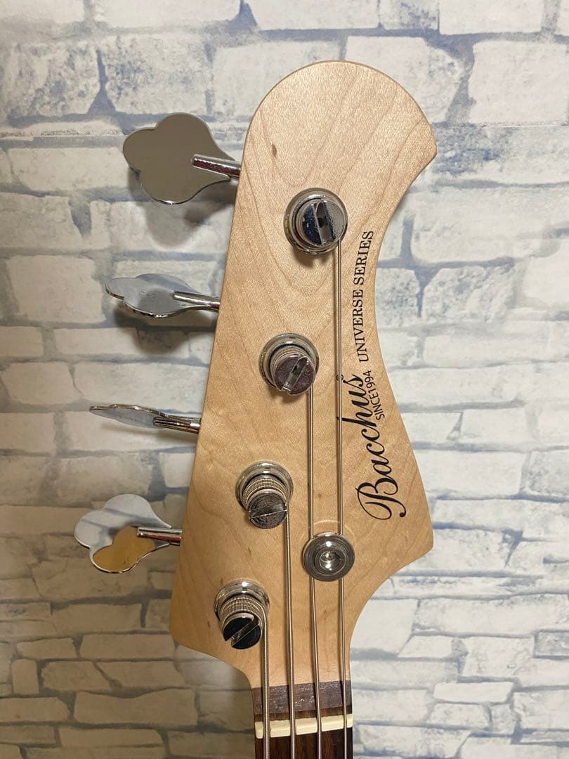 Bacchus Universe Series エレキベース サンバースト