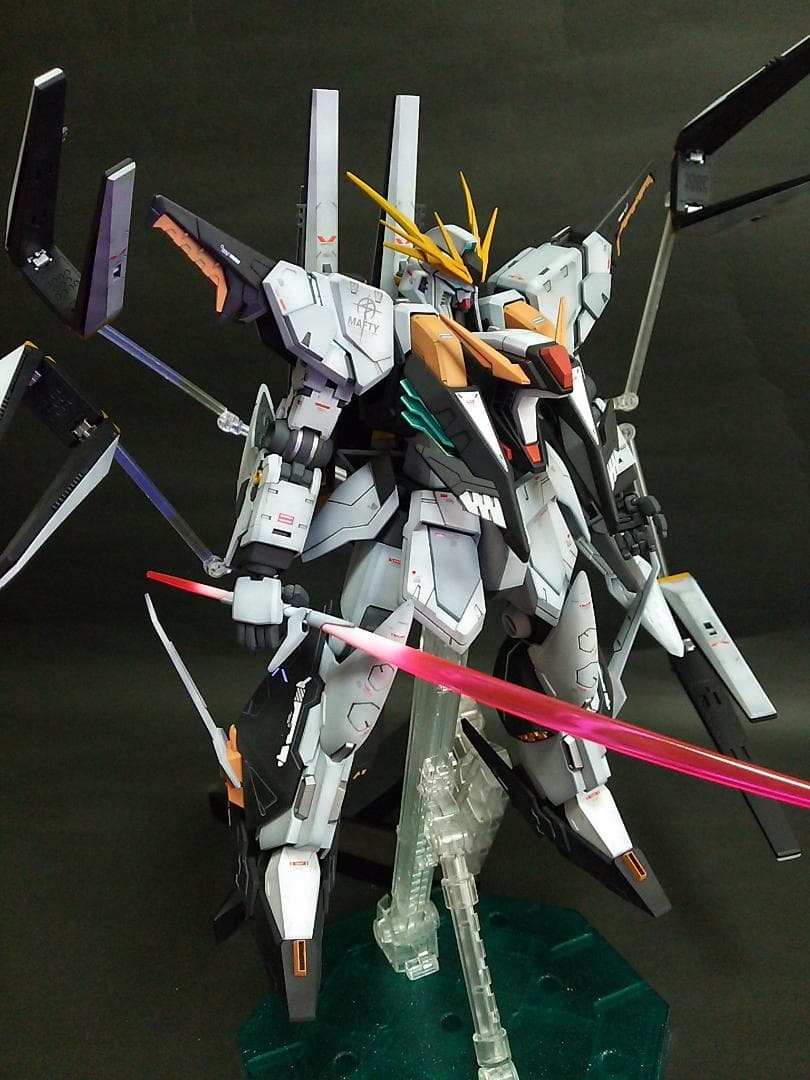 MG ニュークスィーガンダム  完成塗装品
