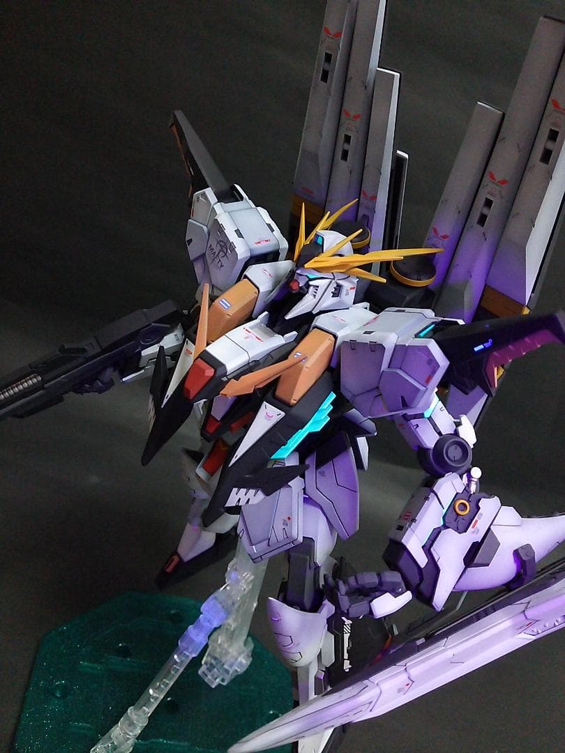 MG ニュークスィーガンダム  完成塗装品