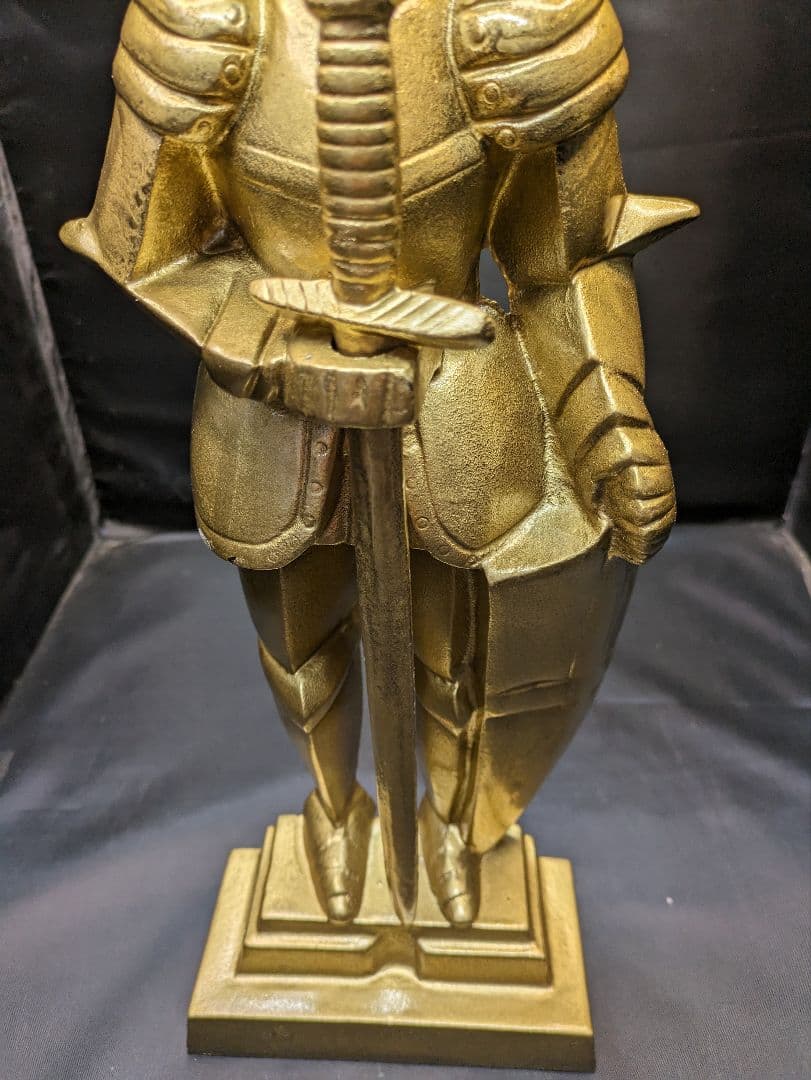 ☆b184、中世ヨーロッパ 西洋 騎士 ナイト 金属製 壁掛け オブジェ