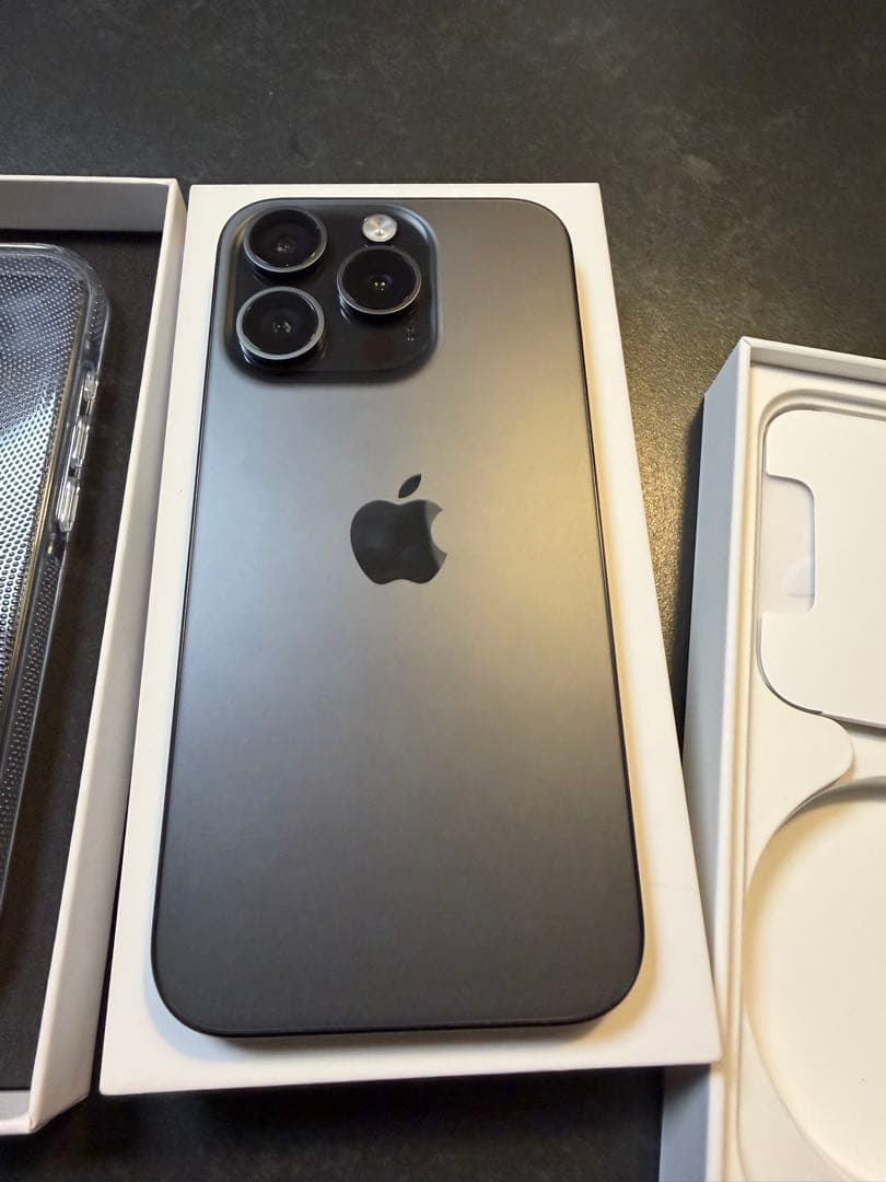 Apple iPhone 15Pro 本体