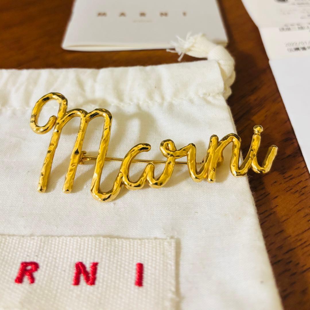 【MARNI】ロゴ　ブローチ