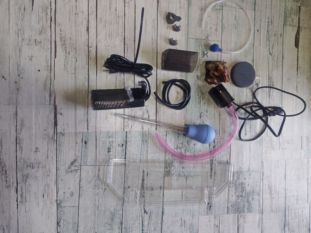 滝が流れる水槽レイアウト 日本庭園風 橋付き