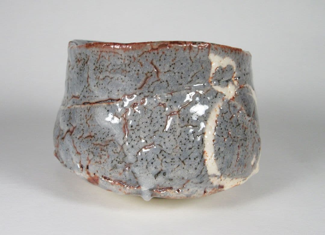 希少品！【若尾利貞】鼠志野茶碗（共箱、仕覆、陶歴書）。