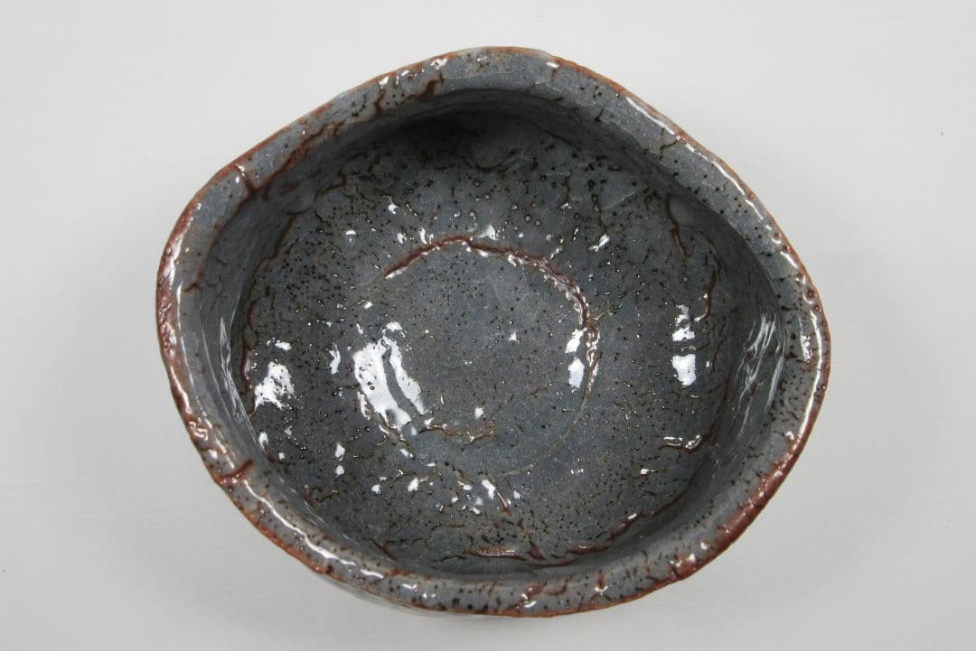 希少品！【若尾利貞】鼠志野茶碗（共箱、仕覆、陶歴書）。