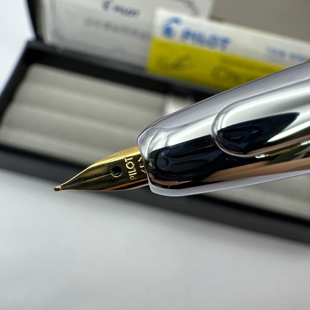 E12 万年筆 PILOTキャップレス イエロー FCN-1MR-DYF