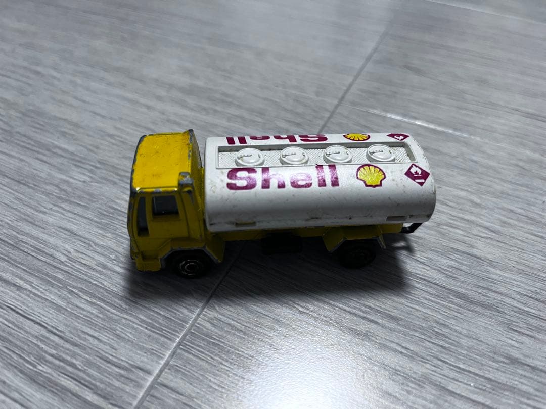 Shell Ford ミニカー タンクローリー マジェレット