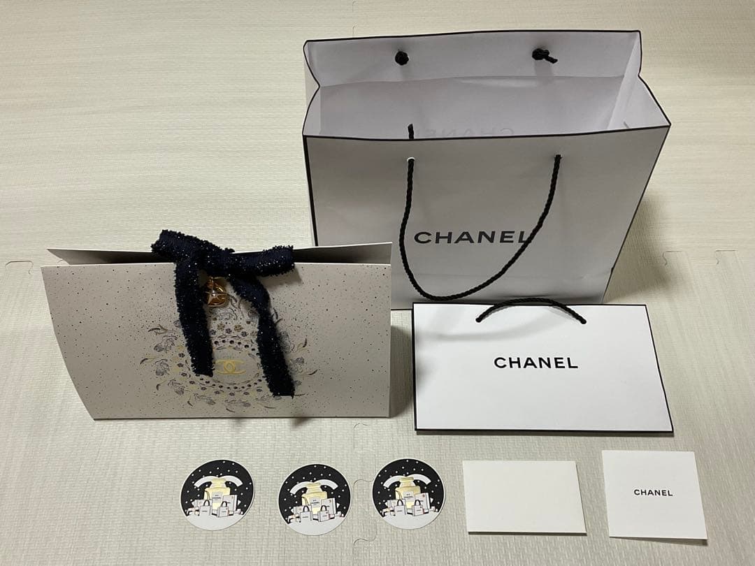 お*く様 シャネル 2025 クリスマス コフレ リップアンドネイルケアセット