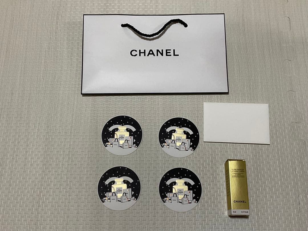 お*く様 シャネル 2025 クリスマス コフレ リップアンドネイルケアセット