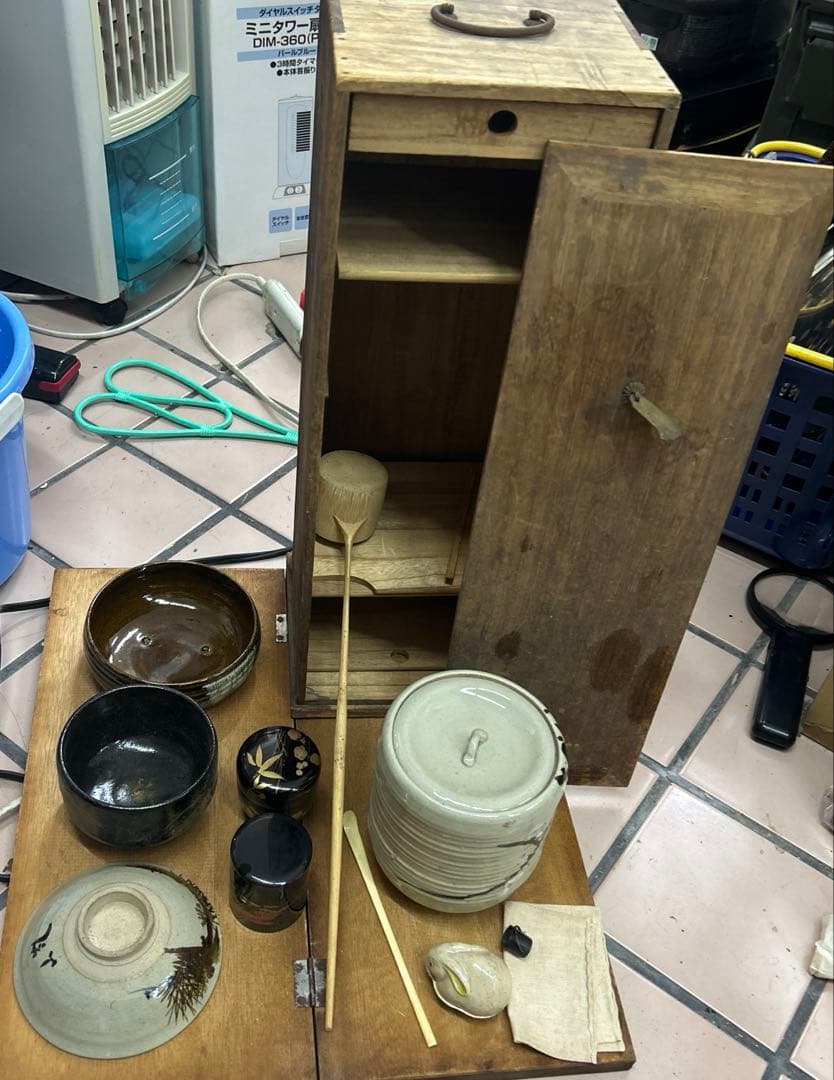 茶道具セット　一式　木製収納箱付き　お稽古・習い事用など　　落款入り黒楽茶碗