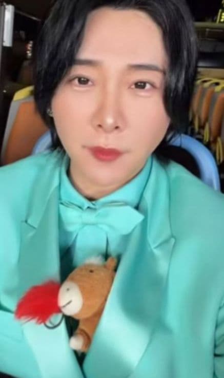 ミセス バベルの塔 パーカー S　フーディ 大陸散歩　ポニー　馬　BABEL