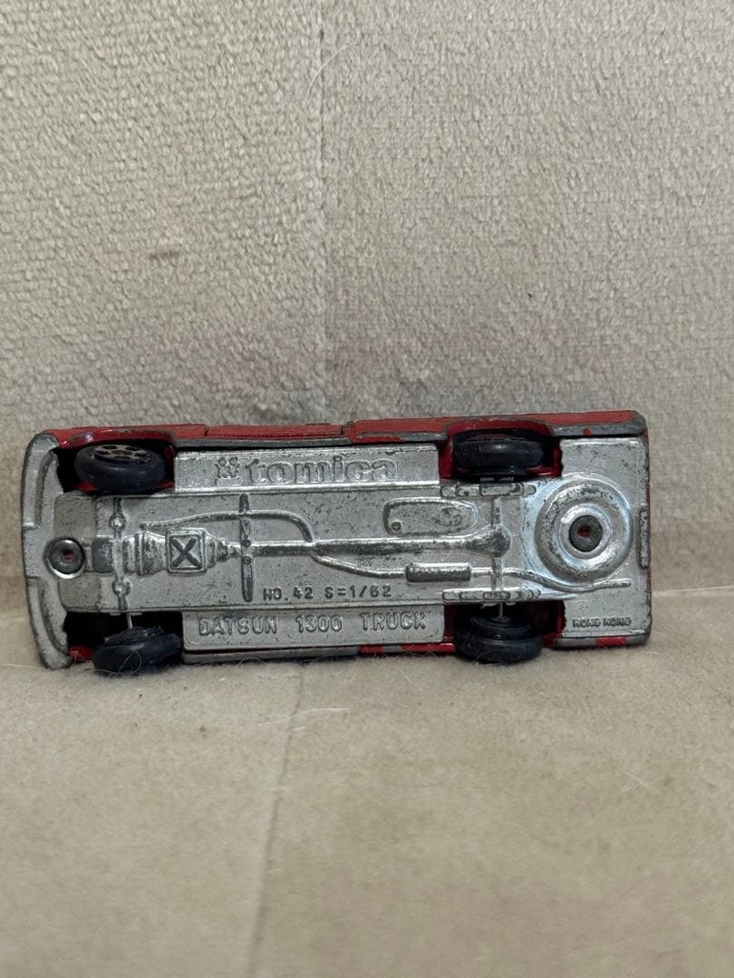 香港製　トミカ　ダットサン 1300 トラック 1Bホイール