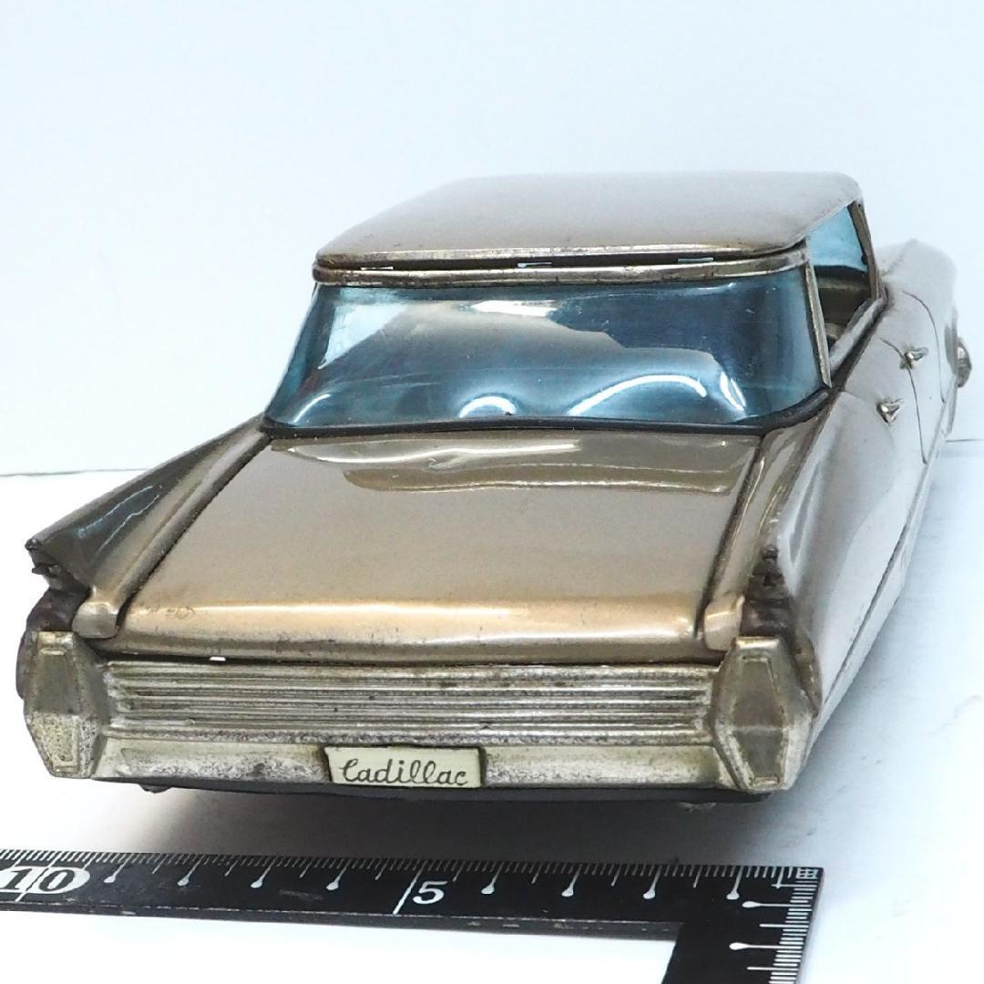 萬代屋【キャデラック セダン 大サイズ黄土】ブリキtin toy car【箱無】