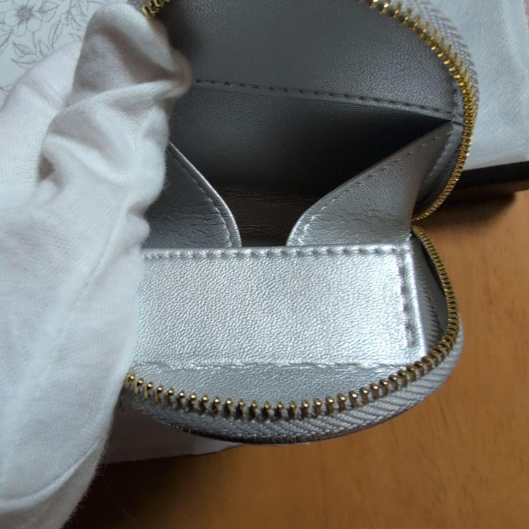 皇居限定ケース　シルバー　【新品未使用品】✨12/28までお値下げ❗