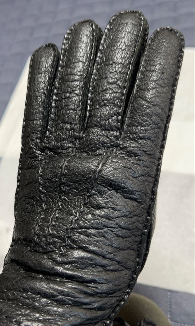 黒いレザー 手袋 イタリア製　カシミヤ裏地付き サイズ8 1/2