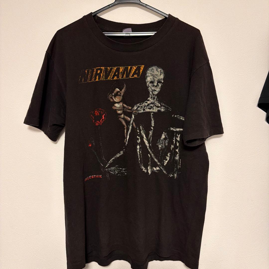NIRVANA 骸骨デザイン Tシャツ