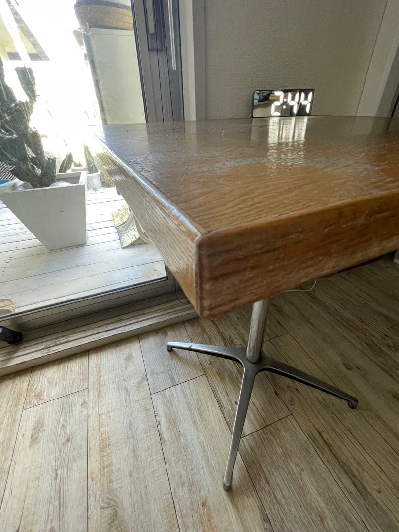 ヴィンテージ　木製カフェテーブル