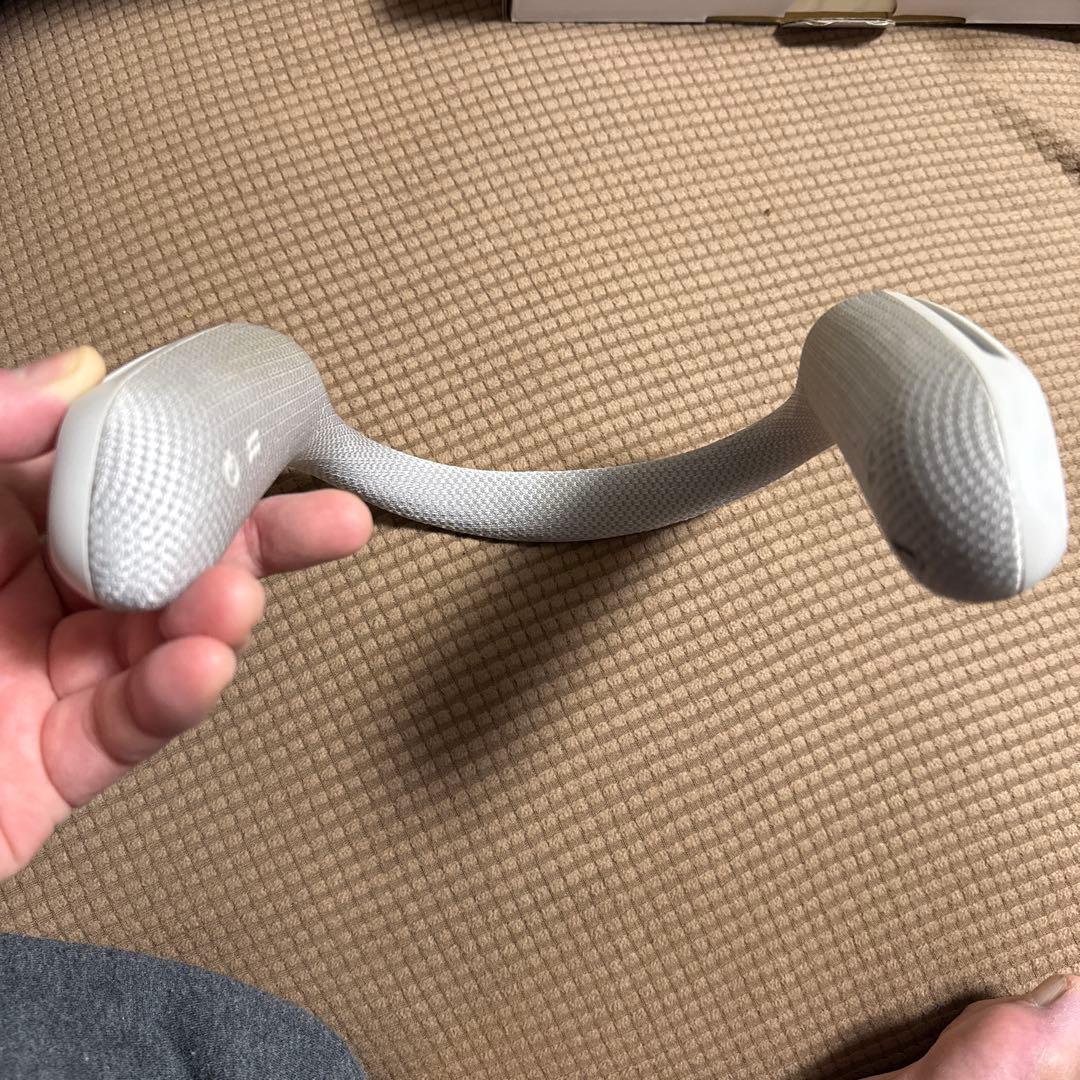 ウェアラブルネックスピーカー　FF7限定モデル