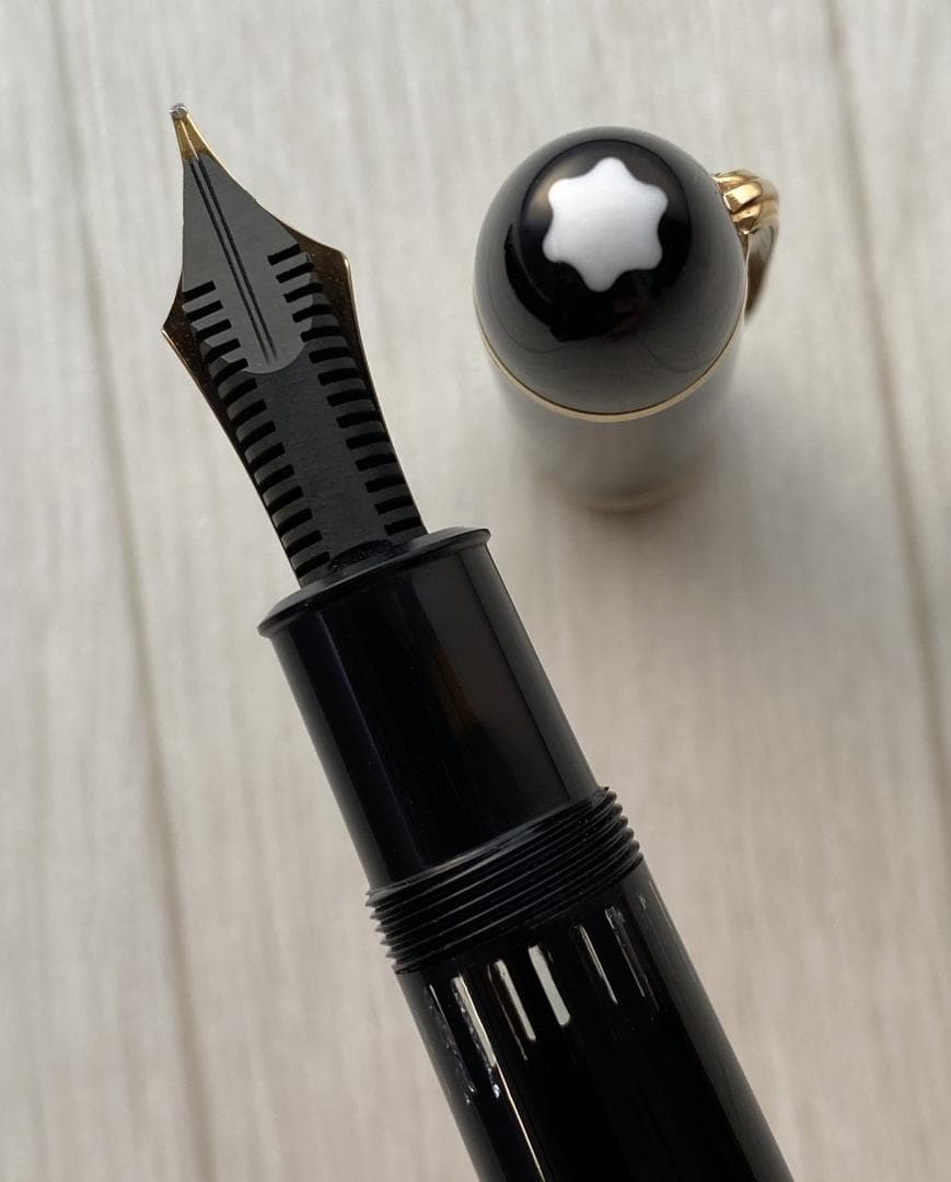 希少 美品 モンブラン 149 18C 中字 エボナイト縦2本溝 なで肩 万年筆