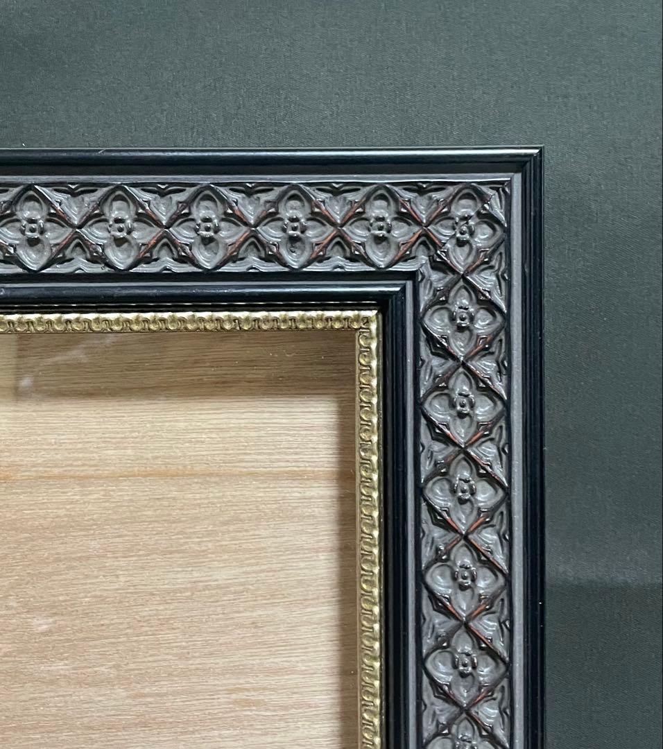 油彩額縁 F12 オーダー額縁 黒い彫刻模様　アンティーク調　木製