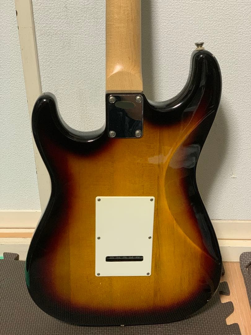 Legend レジェンド ST ストラトキャスター ストラト サンバースト