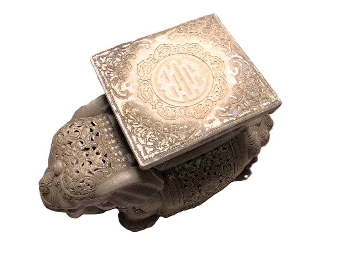 【 白釉象花台 】　アンティーク　吉祥蝙蝠文