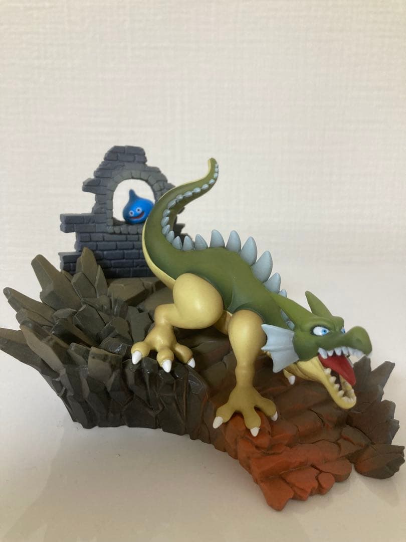 ぽ*た様 ［希少美品］ARくじアタルス ドラゴンクエストフィギュア3体‼︎