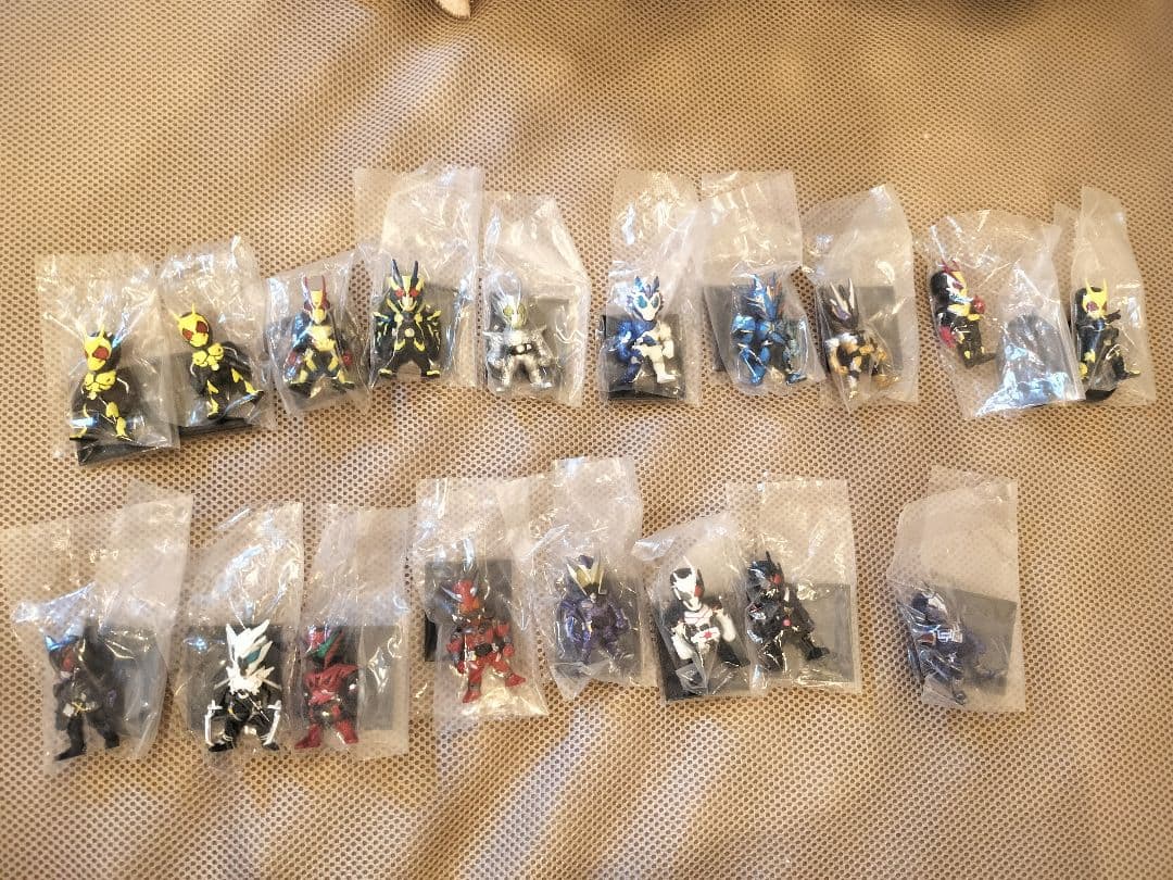 仮面ライダーコンバージ　ゼロワン　セイバー　ギーツ　40体セット