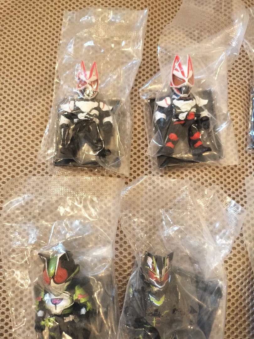 仮面ライダーコンバージ　ゼロワン　セイバー　ギーツ　40体セット