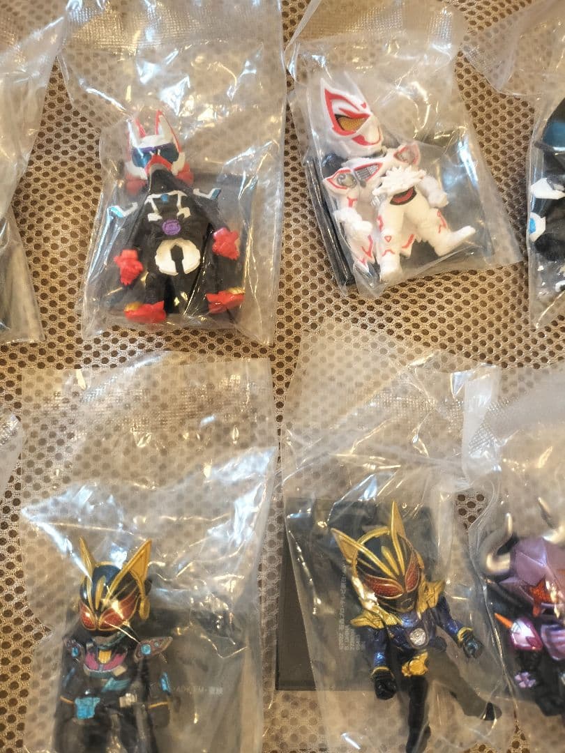 仮面ライダーコンバージ　ゼロワン　セイバー　ギーツ　40体セット