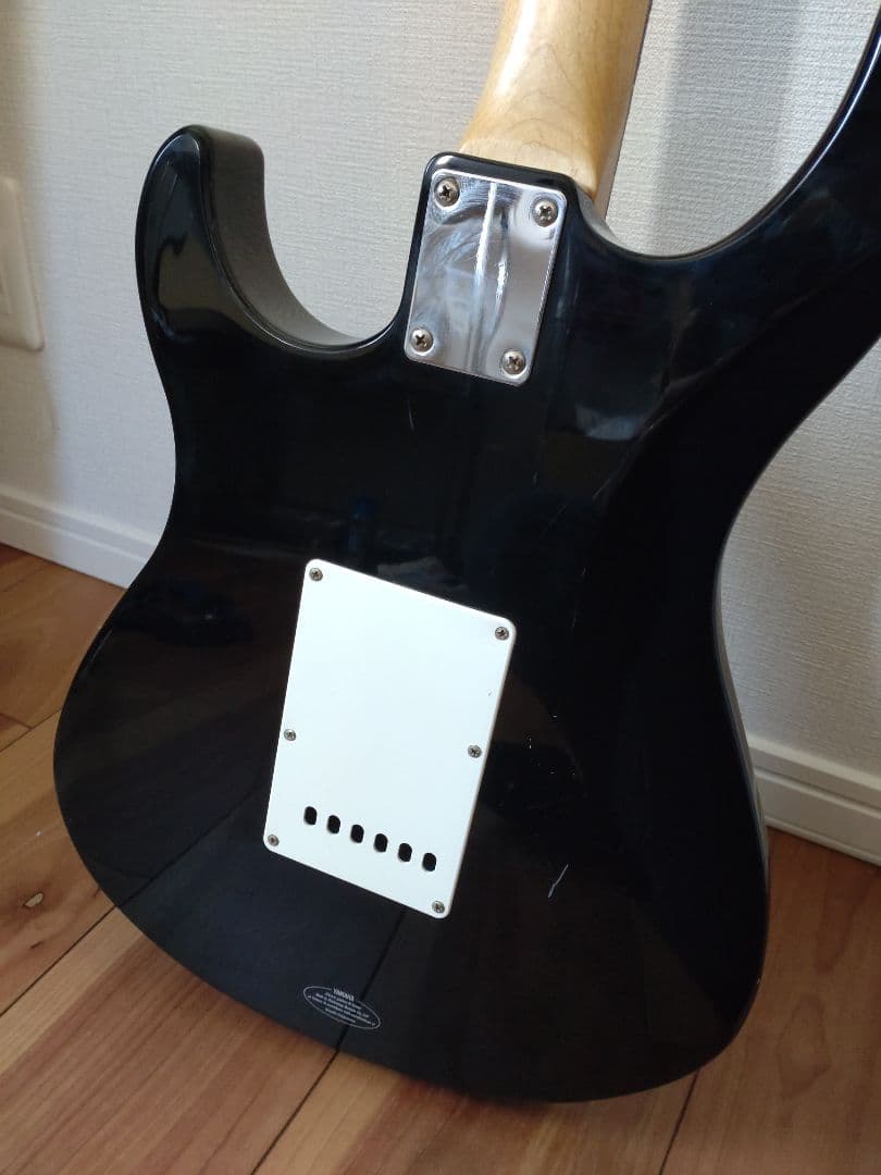 Yamaha Pacifica 112　ブラックエレキギター