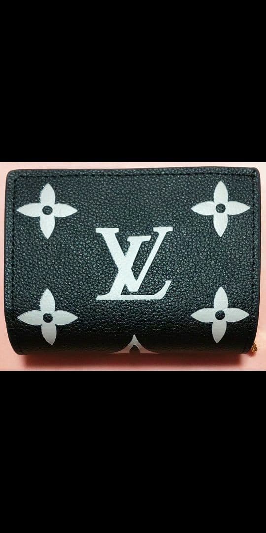 Louis Vuitton ブラック三つ折り財布