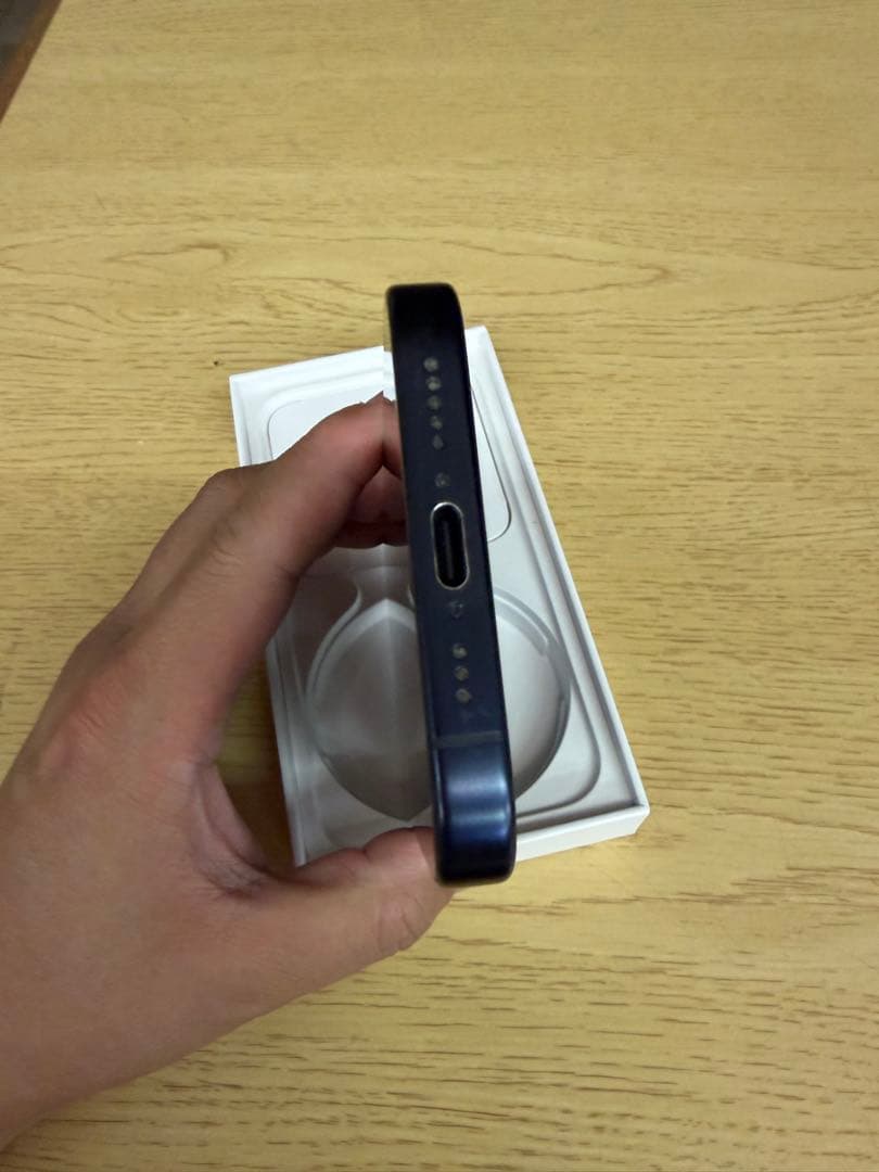 iPhone 15pro 256GB simフリー　TORRASケース付き