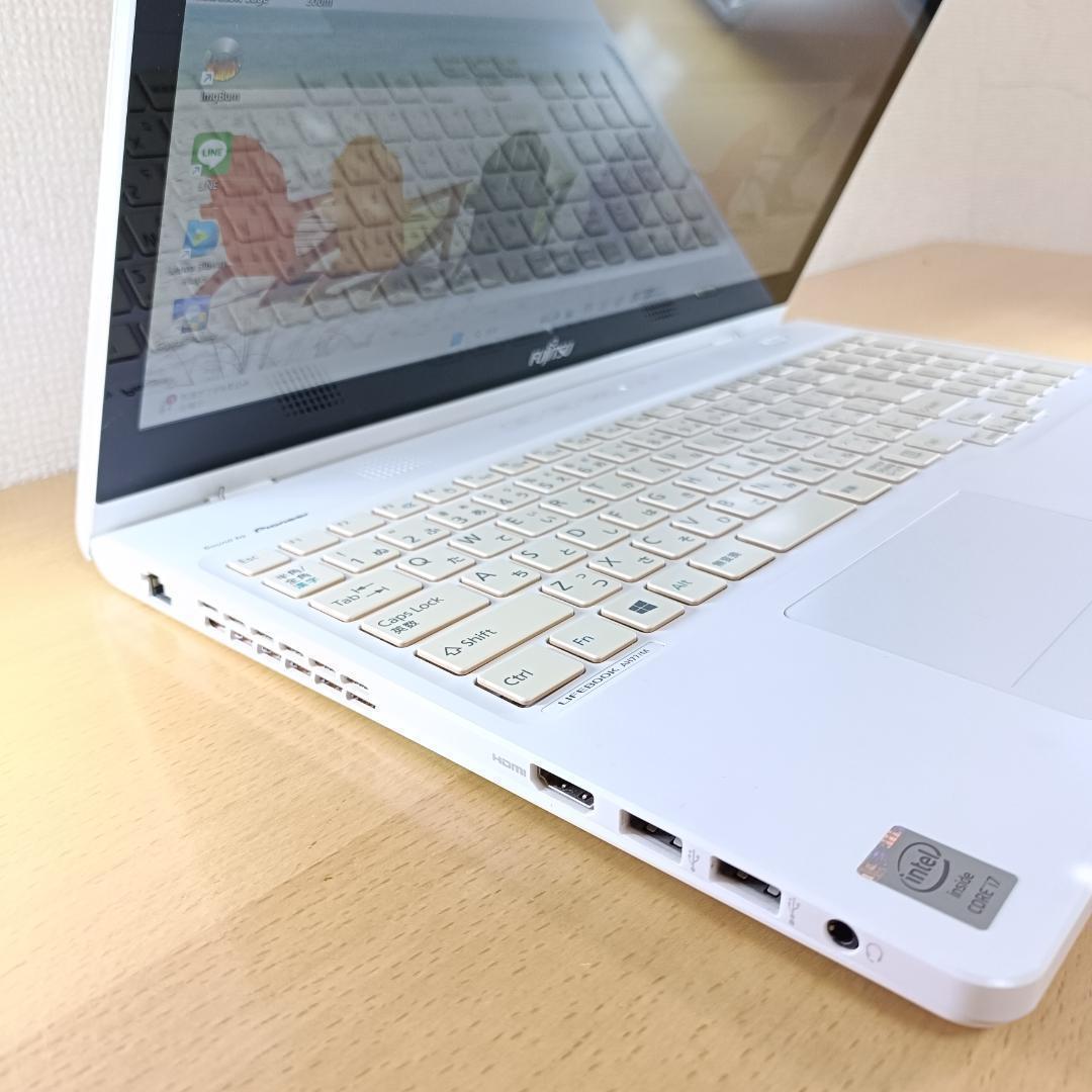 ノートPC Core i7 Windows11 SSD メモリ16GB 富士通