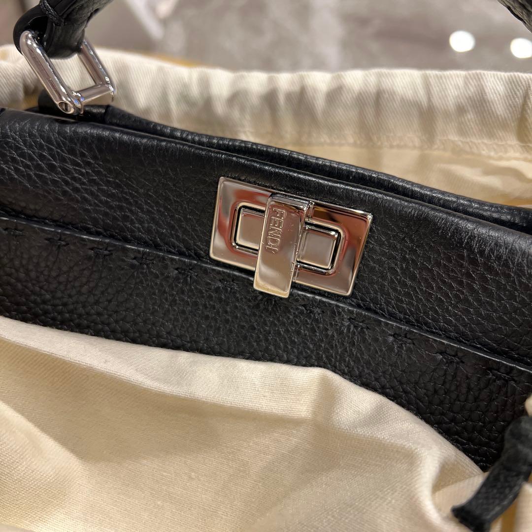 akiko【美品】FENDI ピーカブー　ミニ　ブラック　セレリア