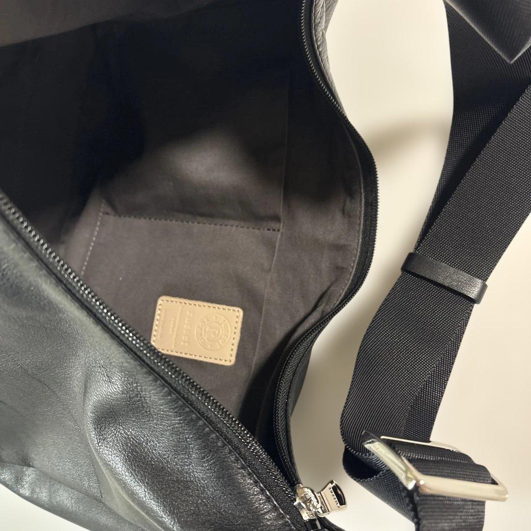 超美品ラシット今期A4入るソフトレザーラウンドビッグショルダーバッグ金具シルバー