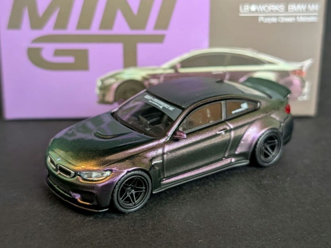 MINI GT 1/64 LBWK BMW M4 パープルグリーンメタリック